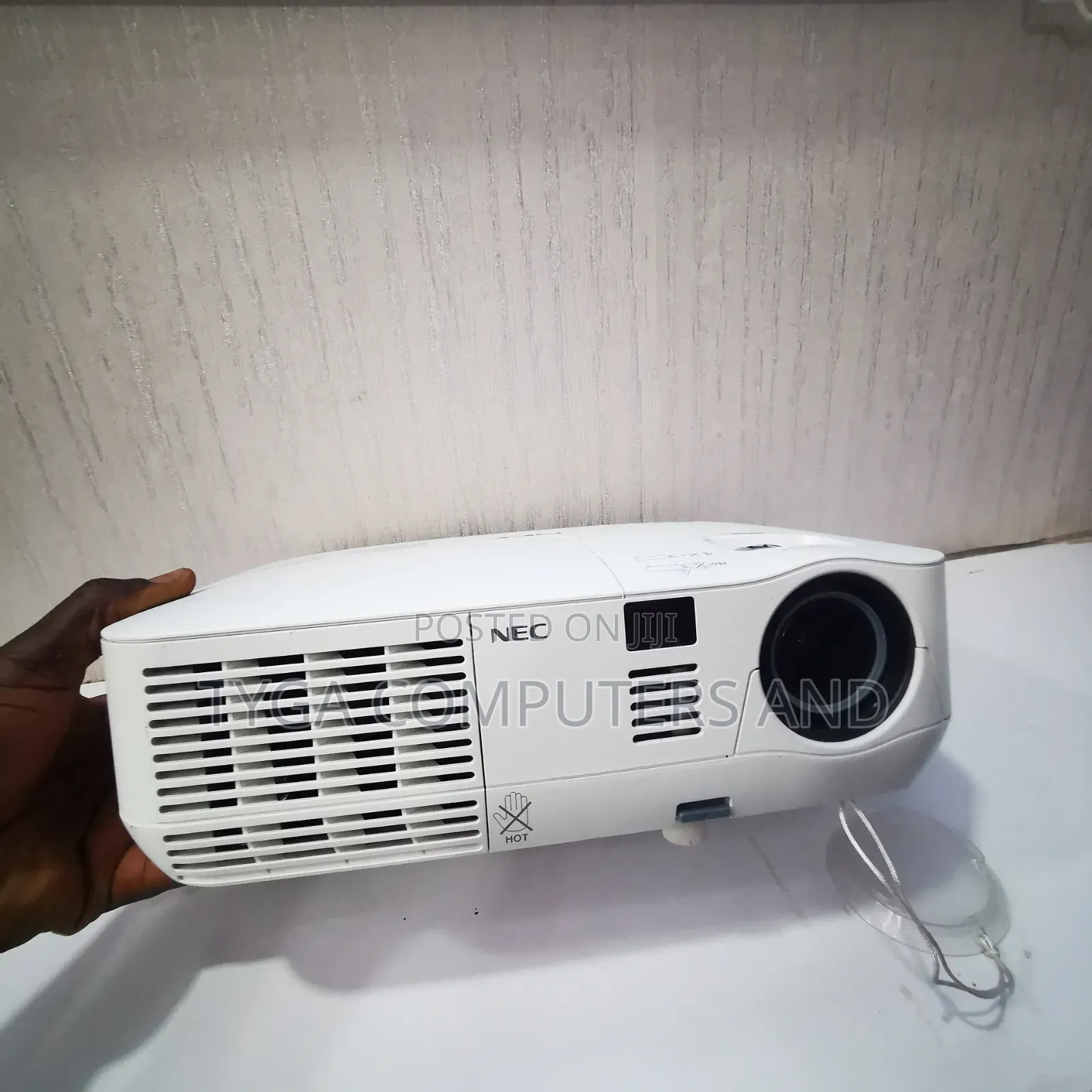 NEC Projector