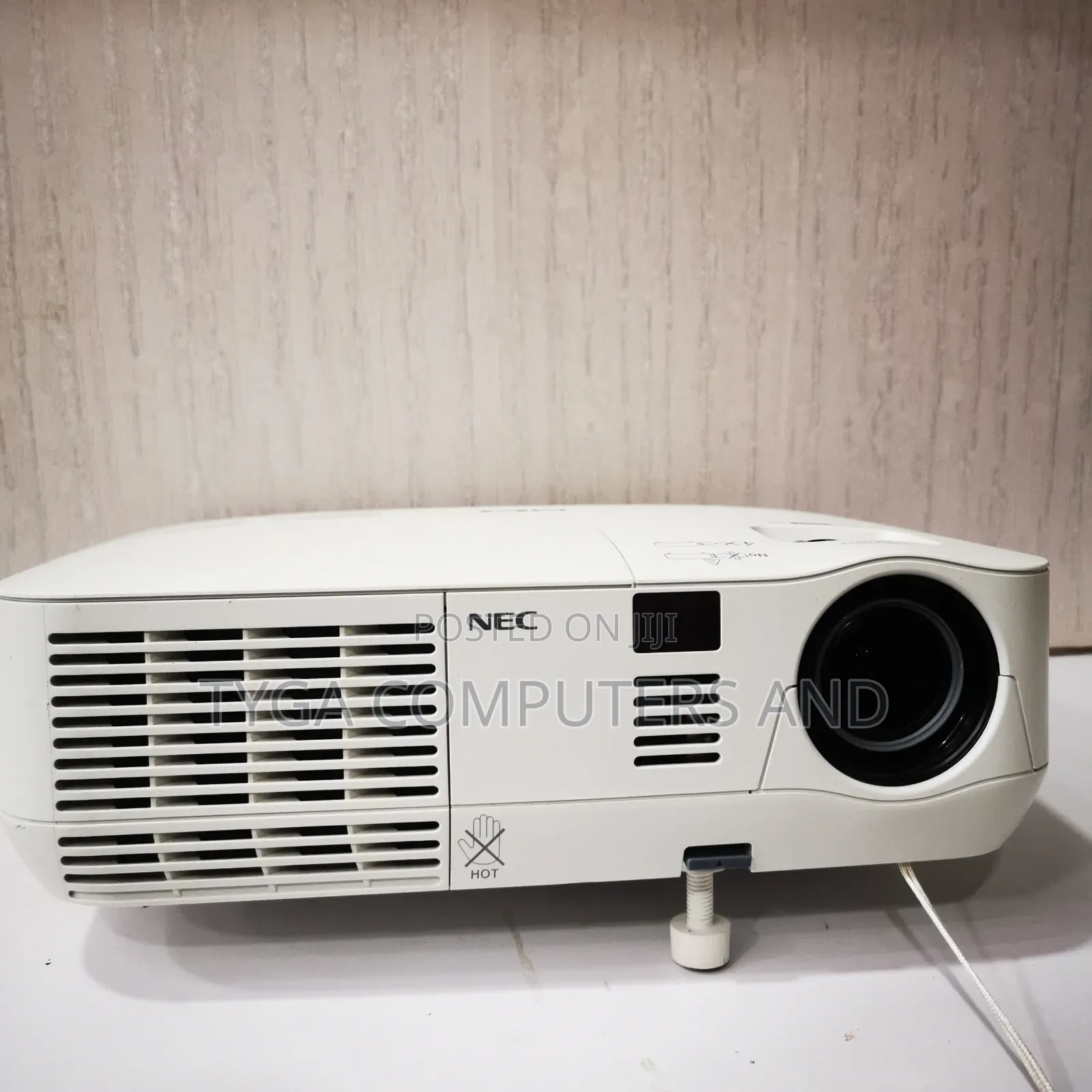 NEC Projector