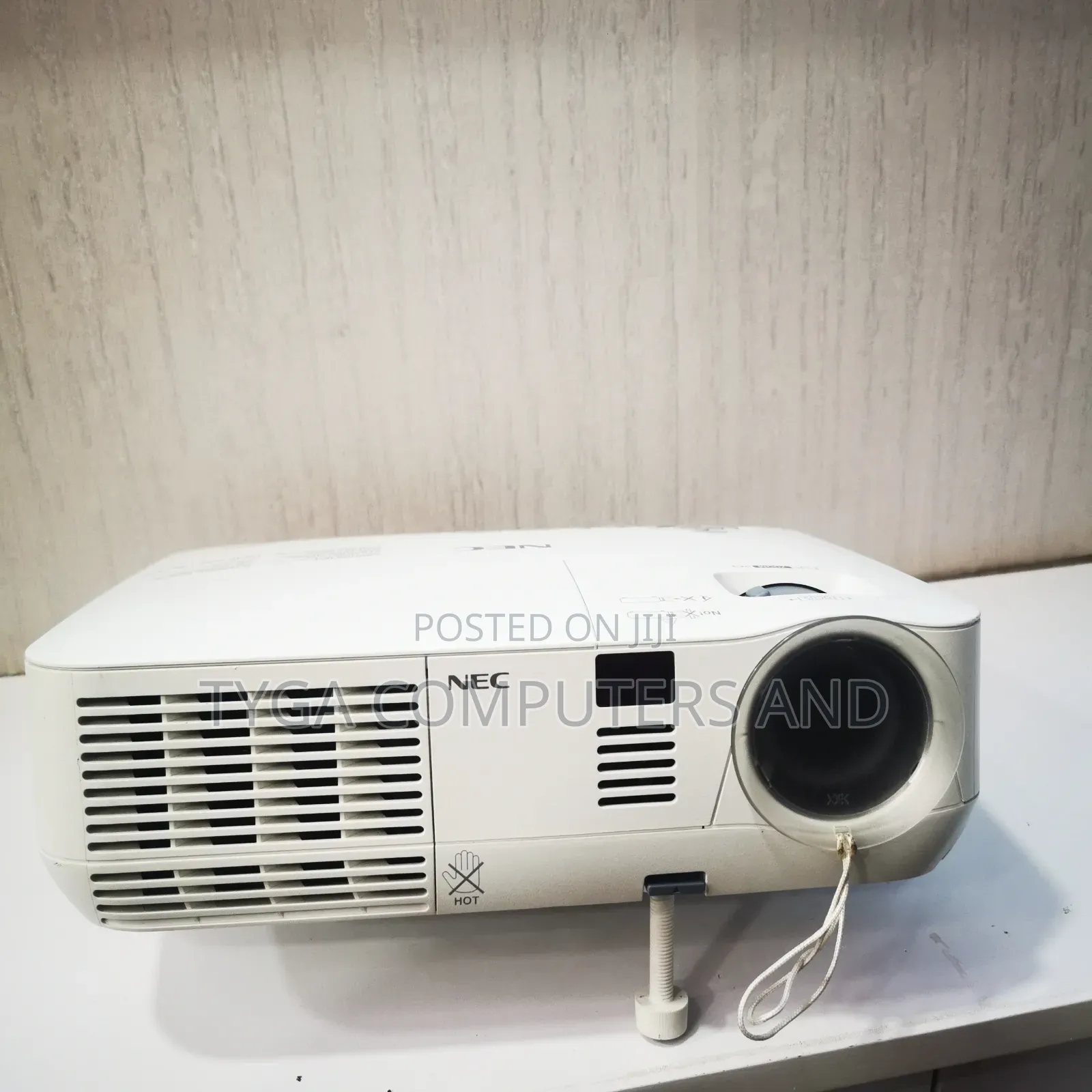 NEC Projector