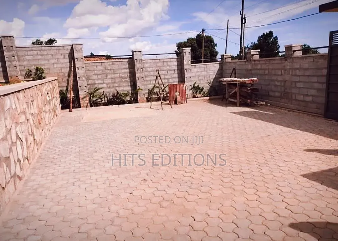 3bdrm Bungalow in Wakiso / Wakiso for sale