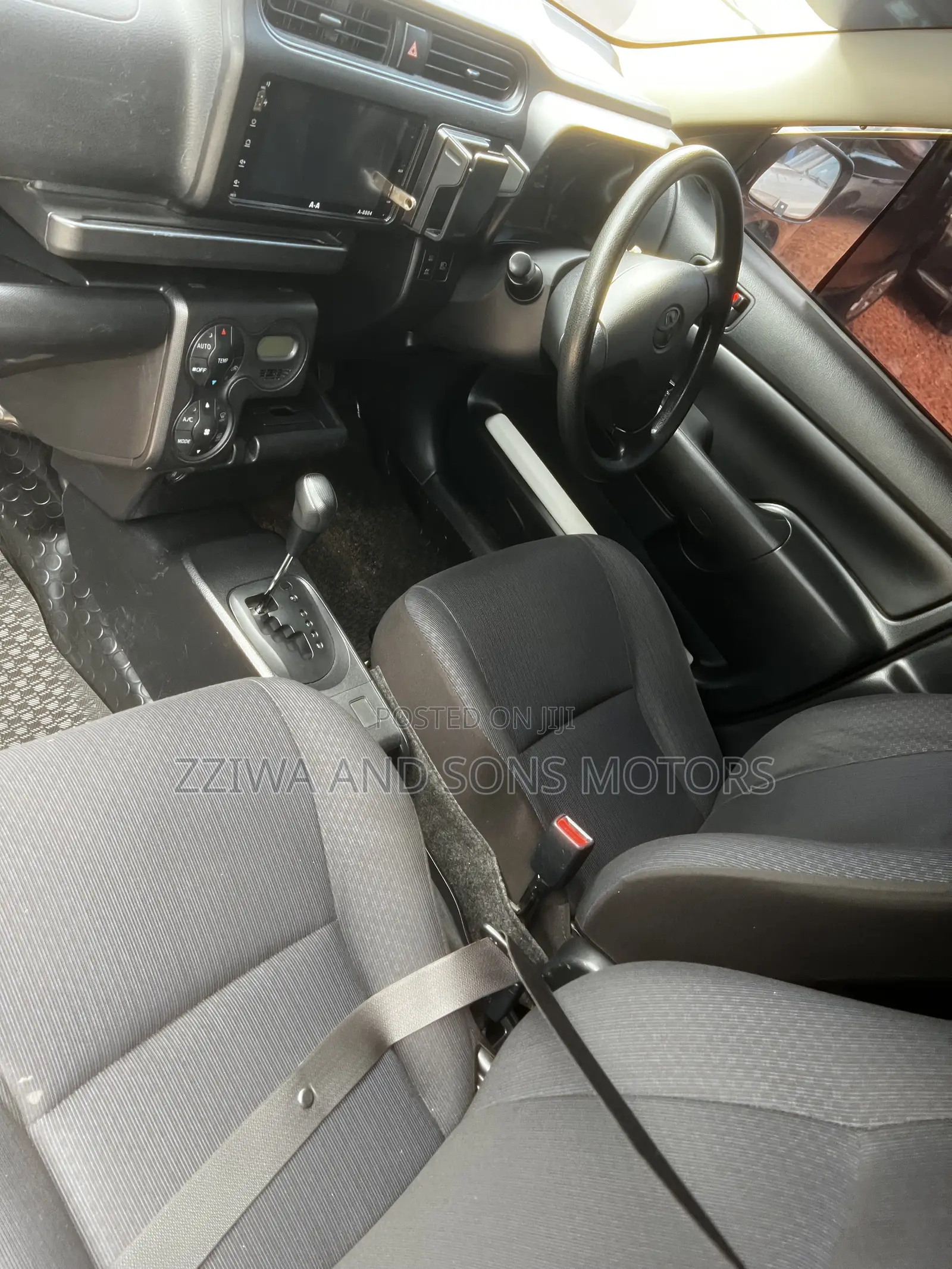 Toyota Probox 1.5 Hybrid F 2020 White