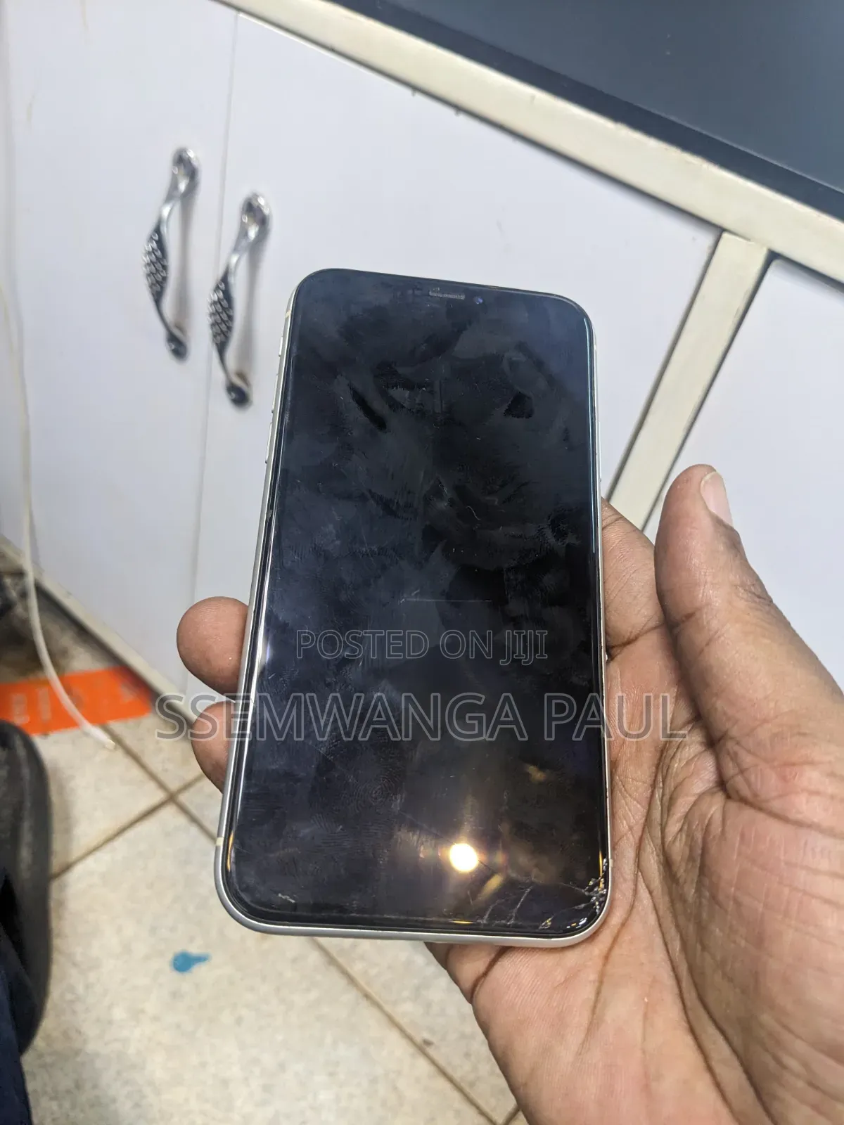 Apple iPhone XR 64 GB White