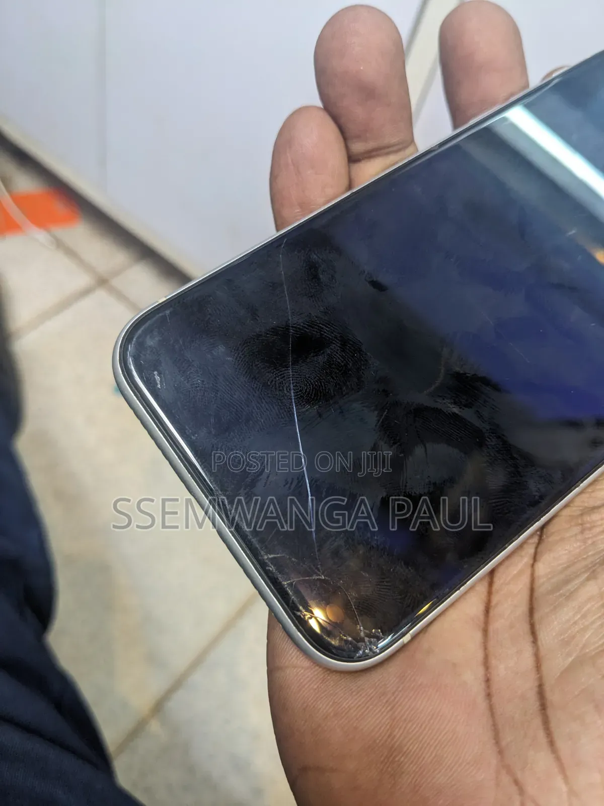 Apple iPhone XR 64 GB White