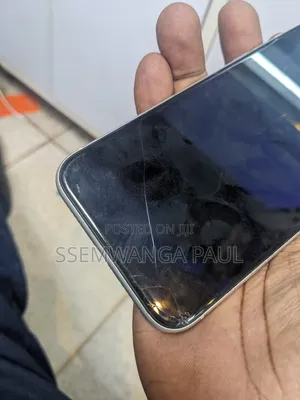 Apple iPhone XR 64 GB White