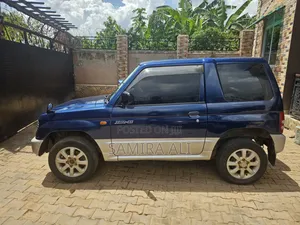 Mitsubishi Pajero 1996 Blue