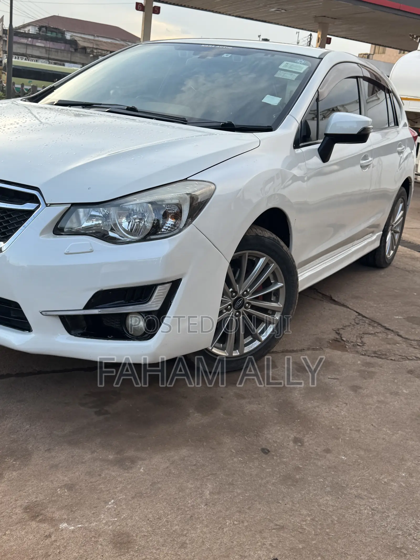 Subaru Impreza 2.0i Limited PZEV 4dr Hatchback AWD (2.0L 4cyl CVT) 2015