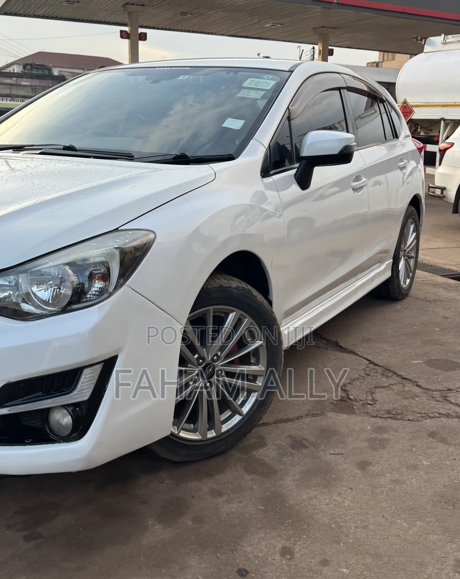 Subaru Impreza 2.0i Limited PZEV 4dr Hatchback AWD (2.0L 4cyl CVT) 2015