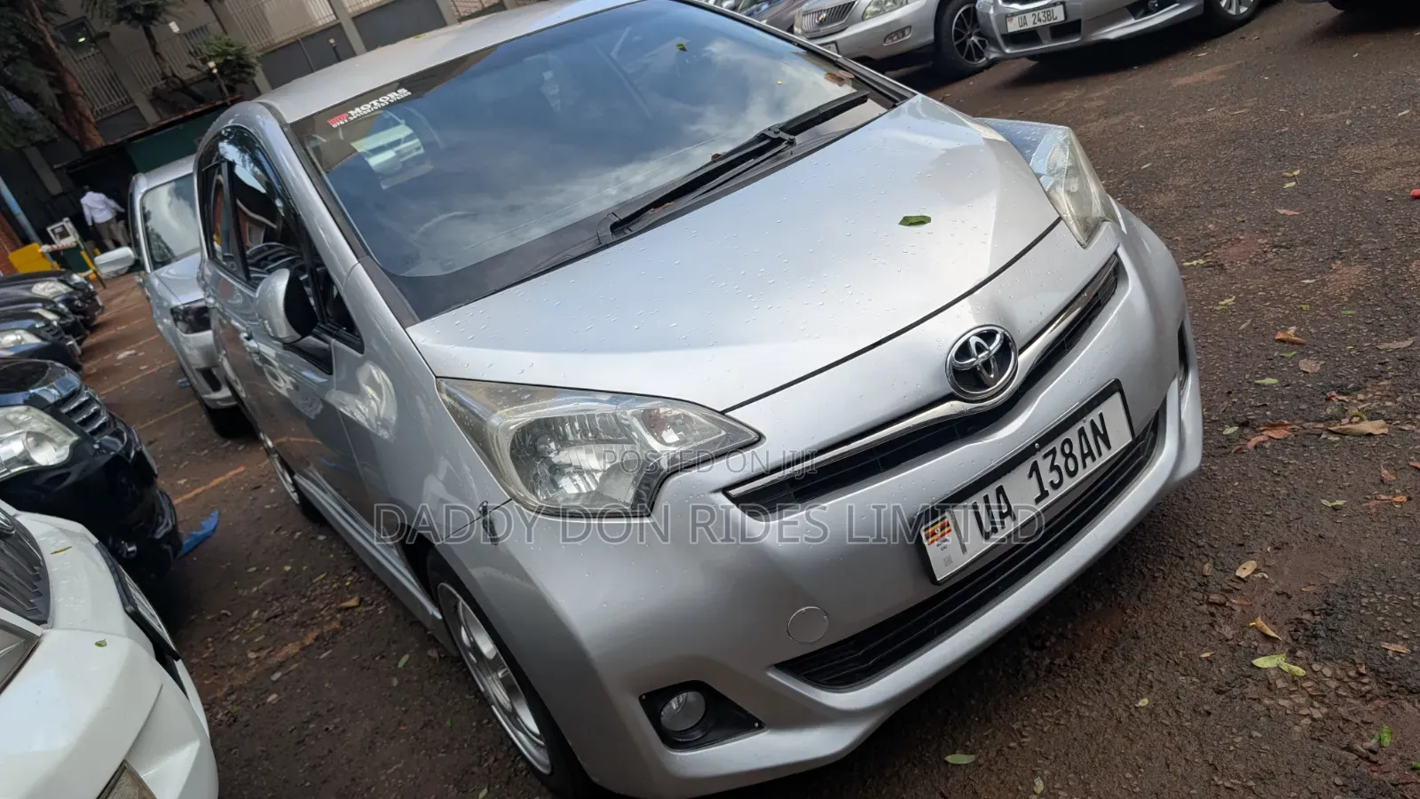 Toyota Ractis 1.5 FWD 2011 Silver