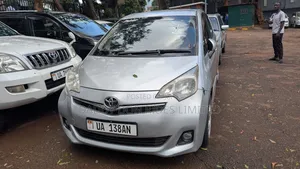 Toyota Ractis 1.5 FWD 2011 Silver