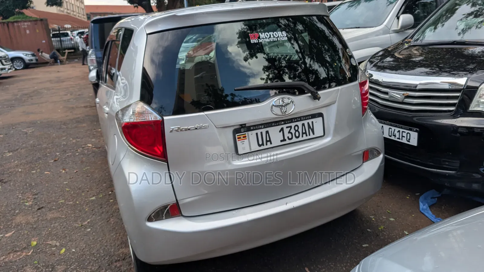 Toyota Ractis 1.5 FWD 2011 Silver