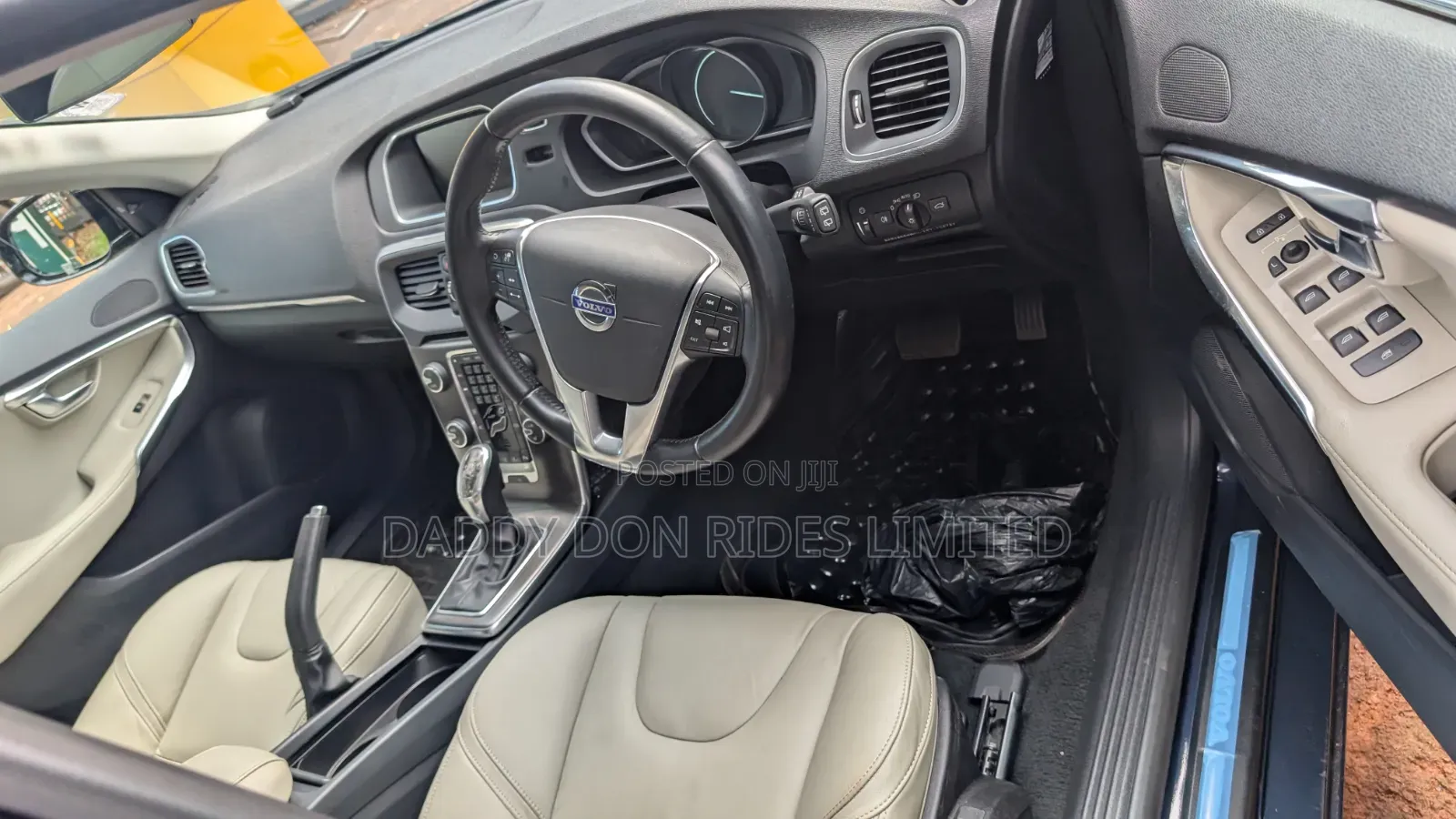 Volvo V40 2018 Blue