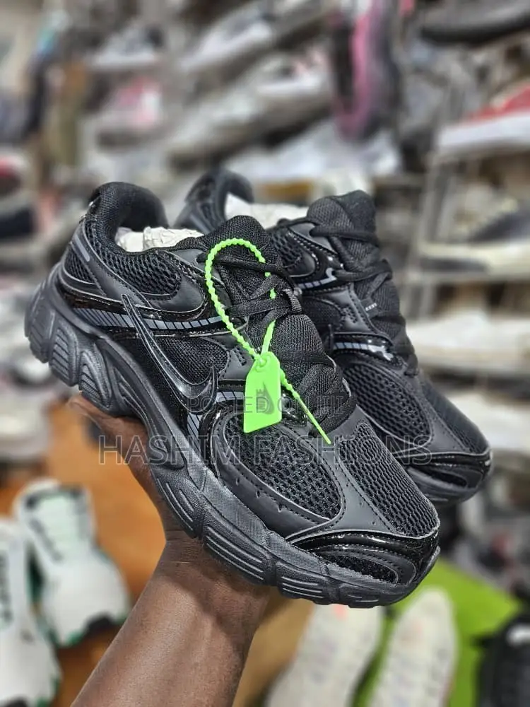Original New Nike V5 RNR Sneaker