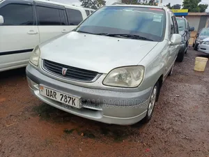 Toyota Raum 1998 Silver