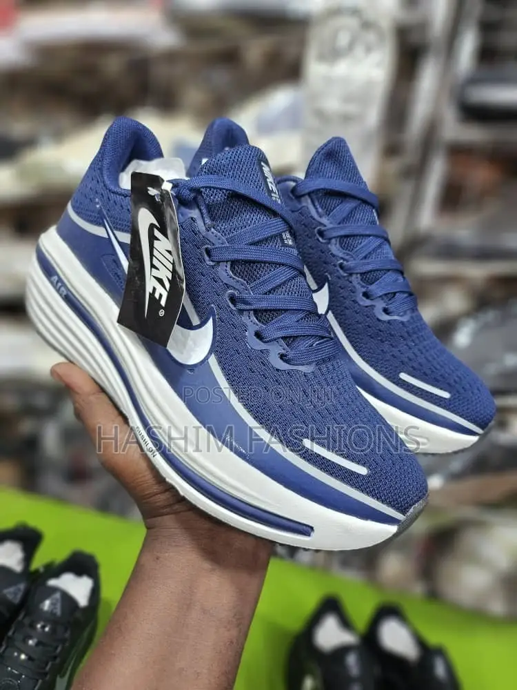 Original New Nike Road Running Sneaker