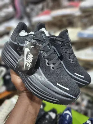 Original New Nike Road Running Sneaker