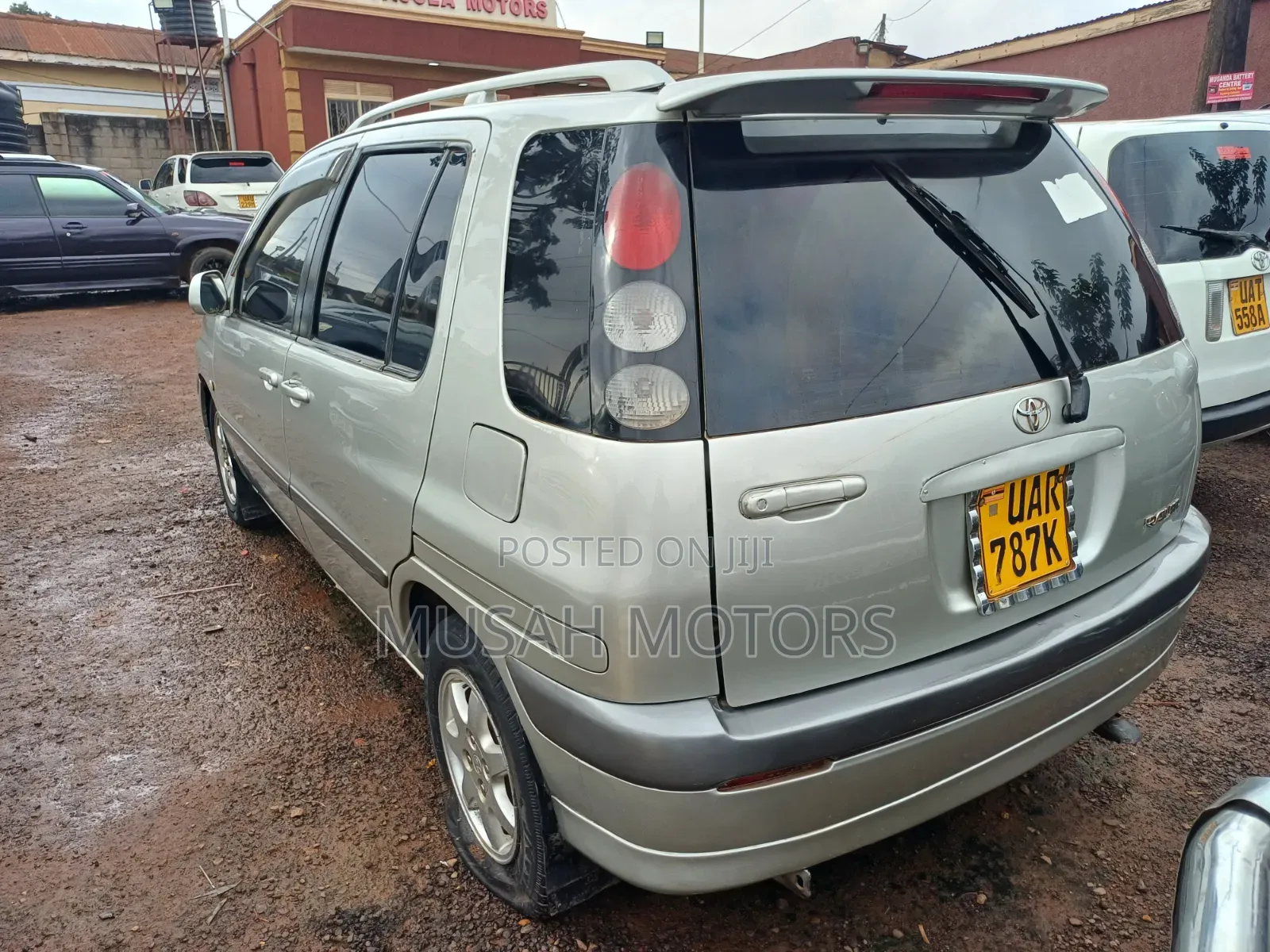 Toyota Raum 1998 Silver