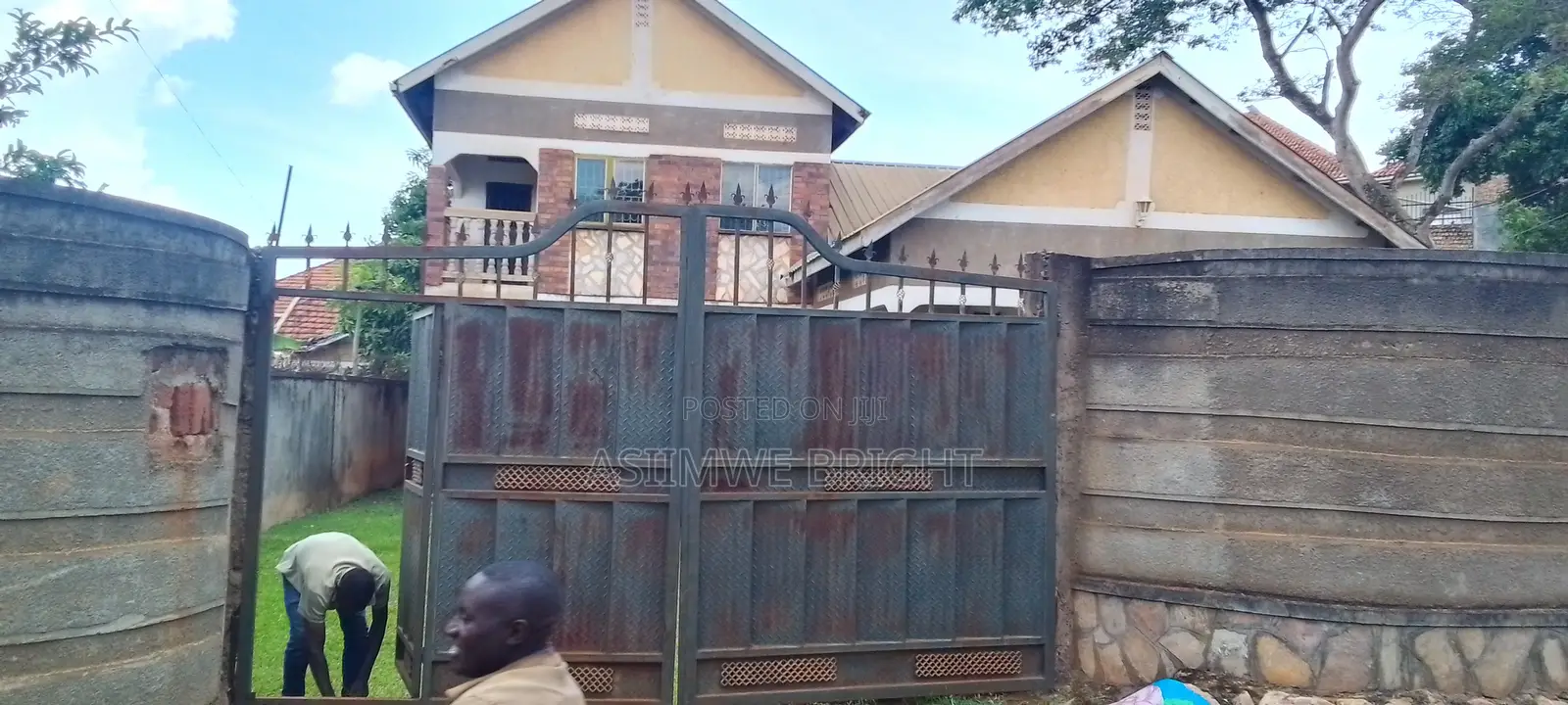 4bdrm House in Kb, Ssabagabo-Makindye for sale