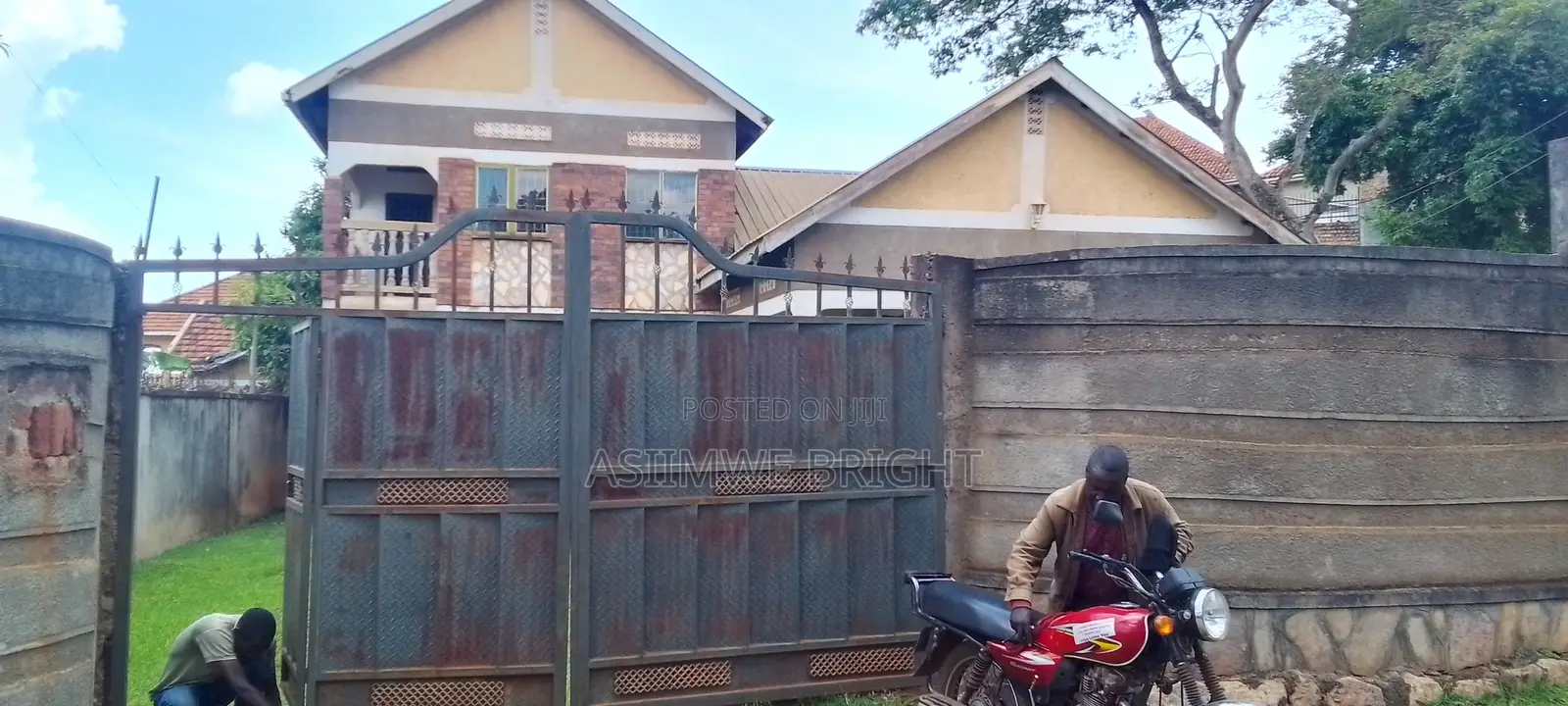 4bdrm House in Kb, Ssabagabo-Makindye for sale