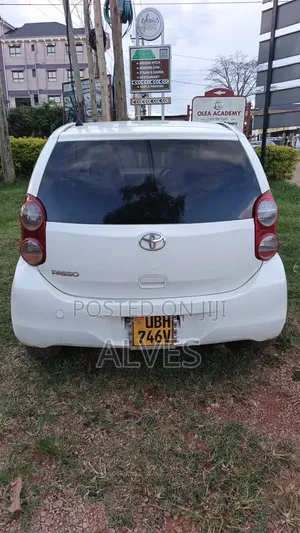 Toyota Passo 2012 White