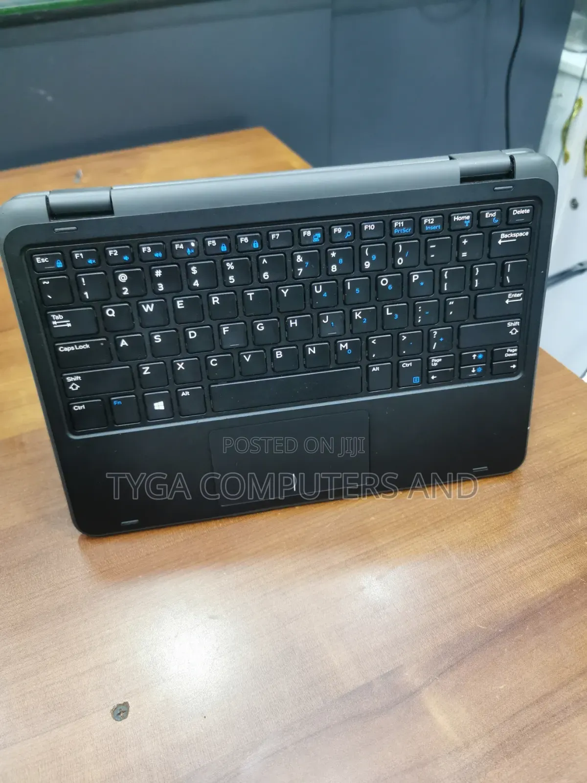Laptop Dell Latitude 3189 4GB Intel Celeron SSD 128GB