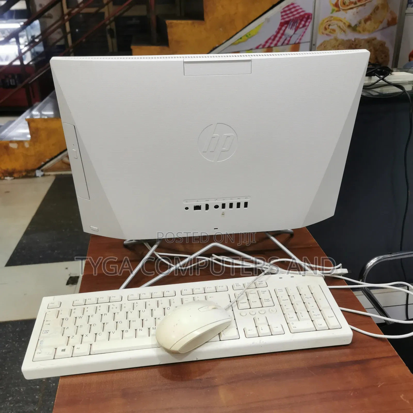 Desktop Computer HP AiO 22 8GB Intel Core i3 SSD 256GB