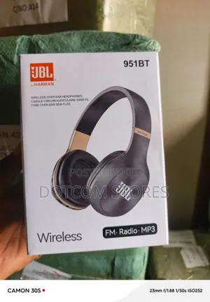 JBL 951BT Wireless Over-Ear Headphones