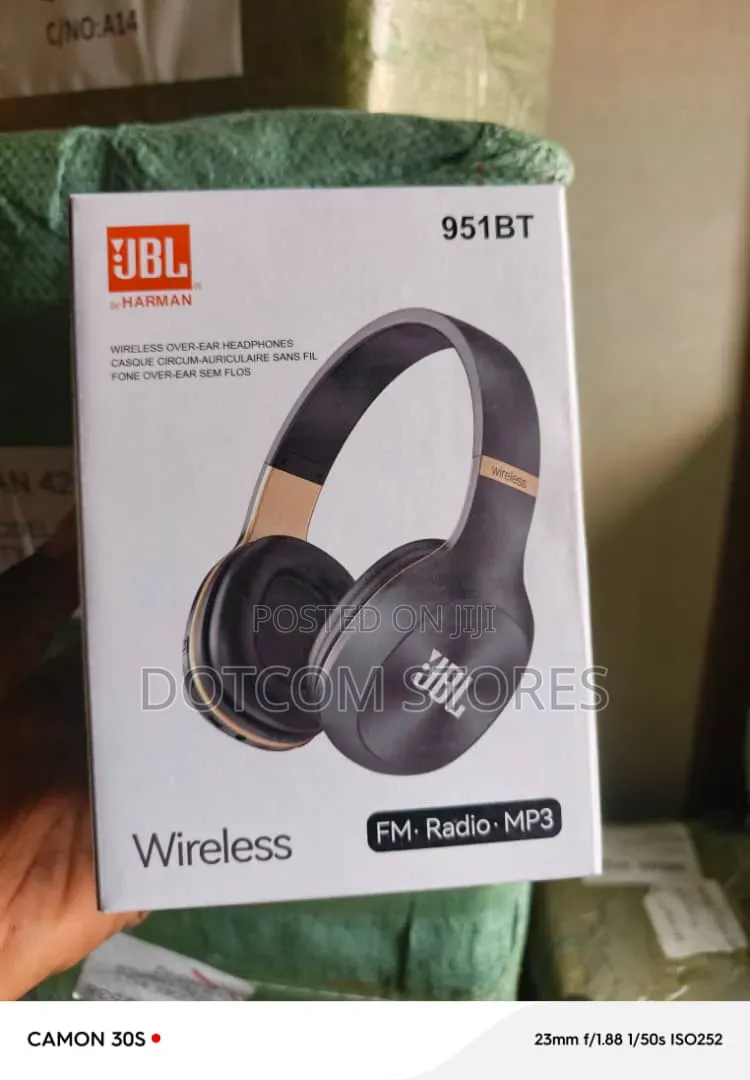 JBL 951BT Wireless Over-Ear Headphones
