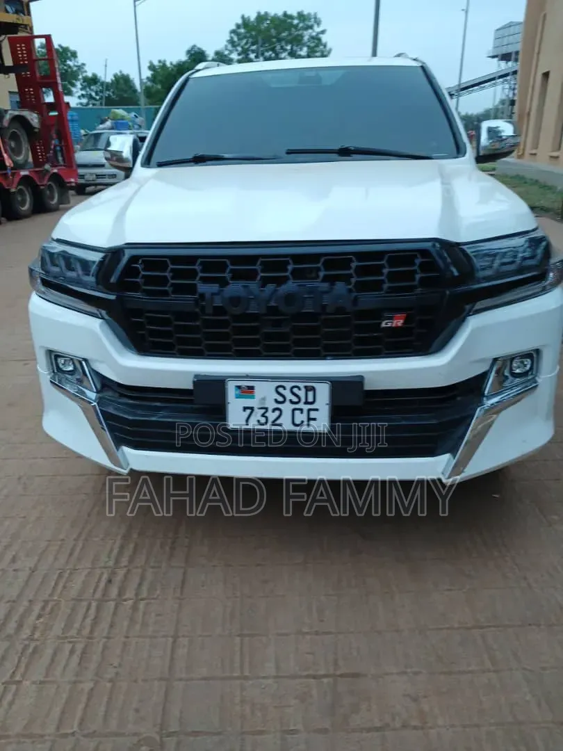 Toyota Land Cruiser Prado 4.0 Petrol GX-R 2019 White