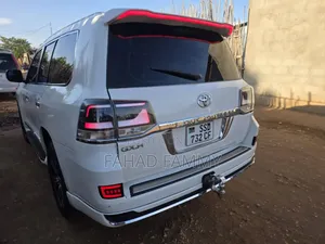 Toyota Land Cruiser Prado 4.0 Petrol GX-R 2019 White