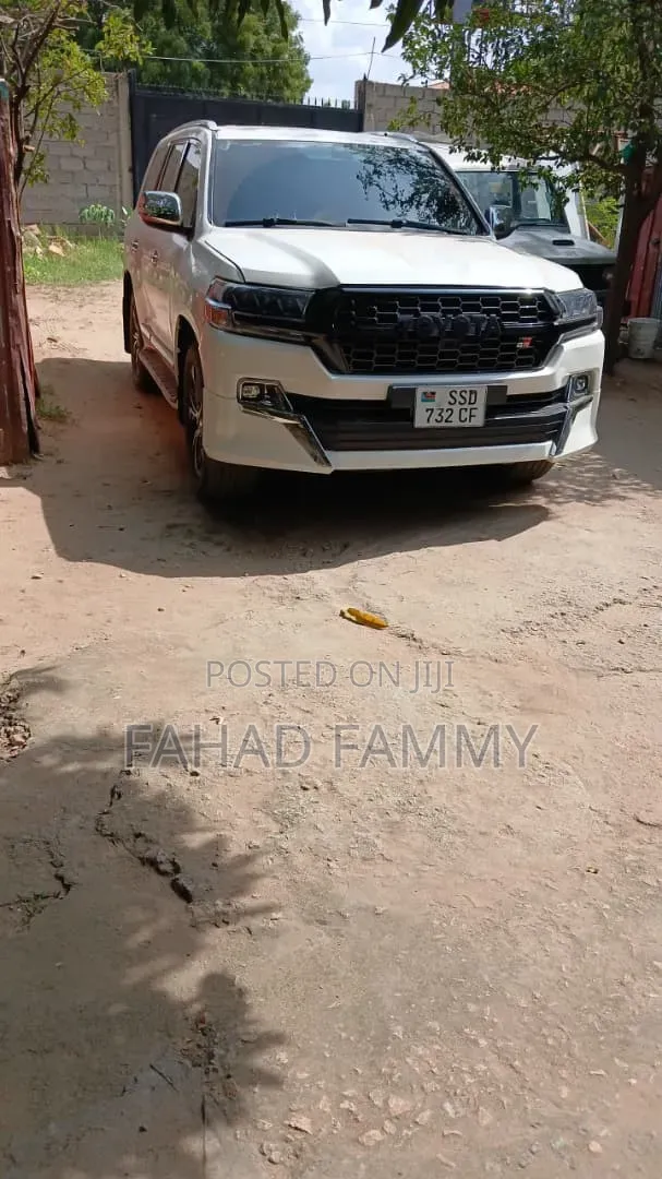 Toyota Land Cruiser Prado 4.0 Petrol GX-R 2019 White