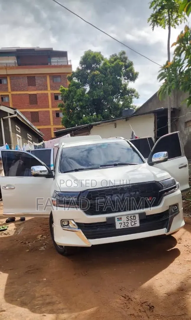 Toyota Land Cruiser Prado 4.0 Petrol GX-R 2019 White