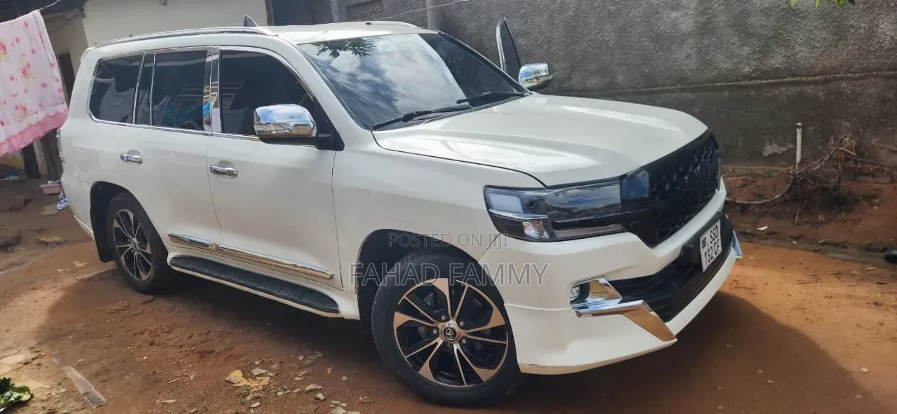 Toyota Land Cruiser Prado 4.0 Petrol GX-R 2019 White