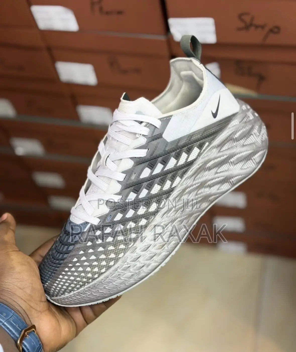 Nike Ava Edge Men’s Sneakers
