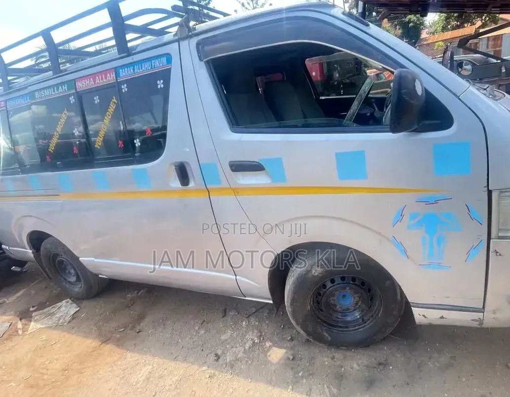 Toyota HiAce 2008 Silver