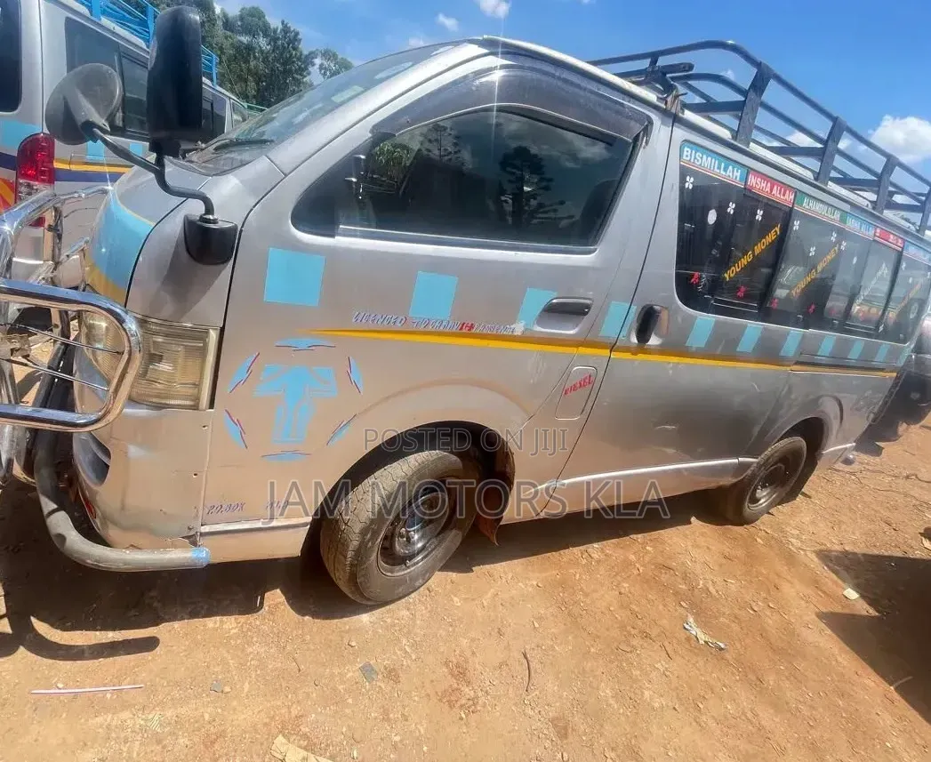 Toyota HiAce 2008 Silver