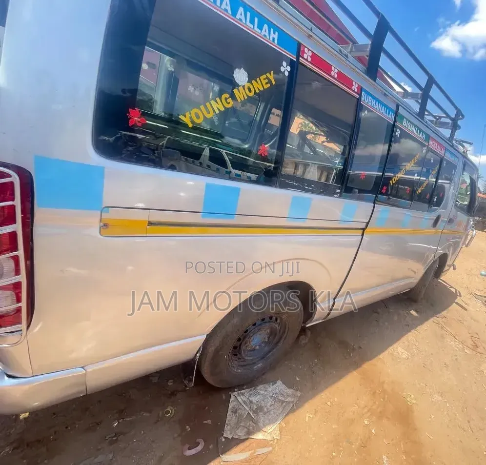 Toyota HiAce 2008 Silver