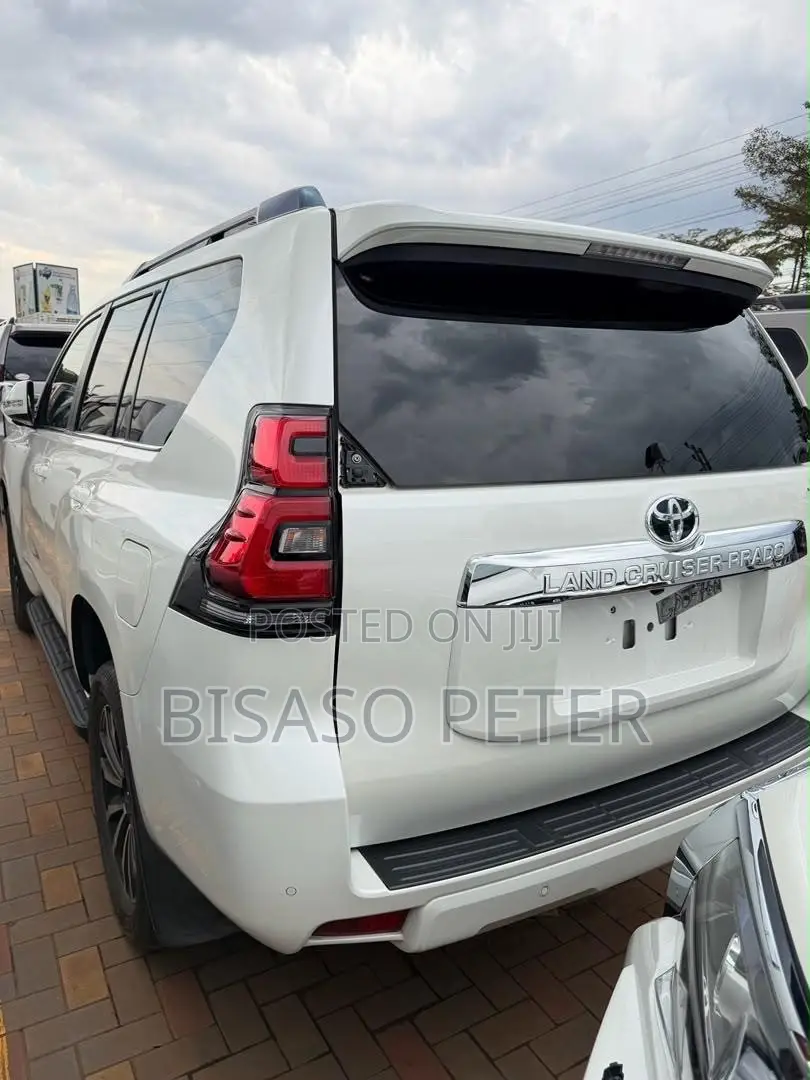 Toyota Land Cruiser Prado 2.8 2021 White