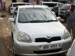 Toyota Vitz 2001 Silver