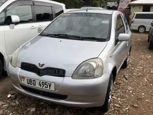 Toyota Vitz 2001 Silver
