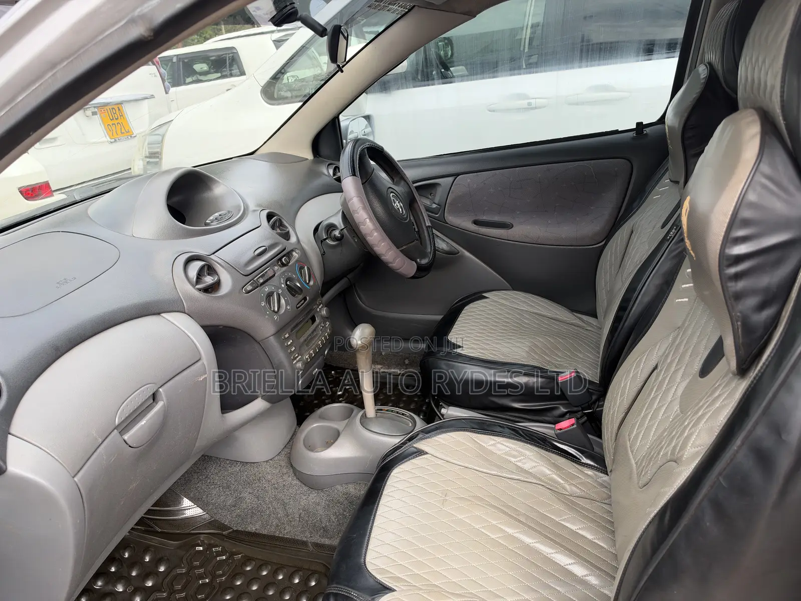 Toyota Vitz 2001 Silver