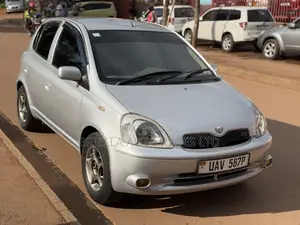 Toyota Vitz 2005 Gray