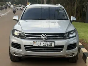 Volkswagen Touareg 2013 Silver