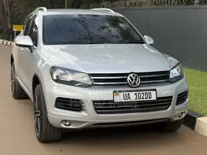 Volkswagen Touareg 2013 Silver