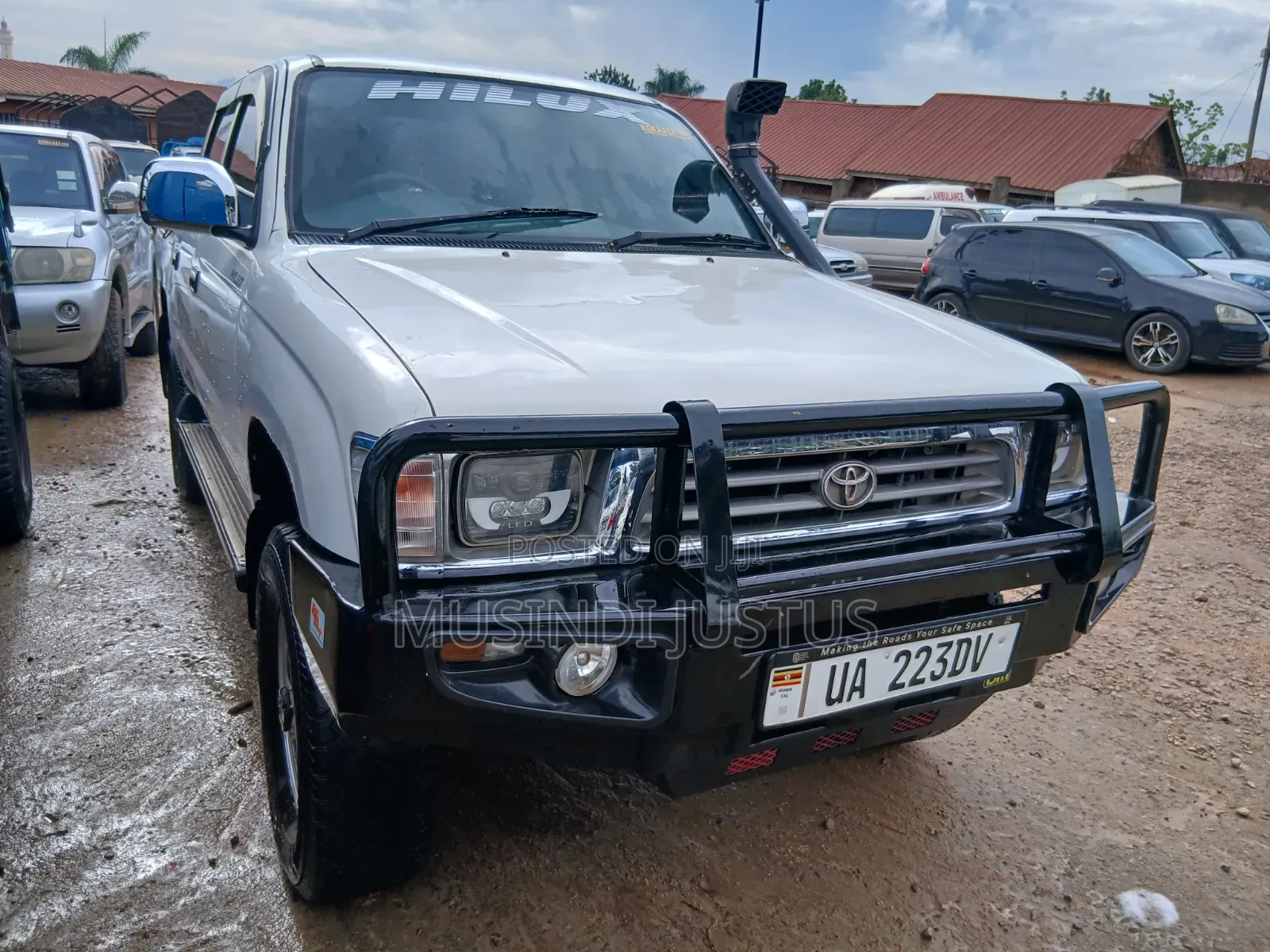 Toyota Hilux 1999 White