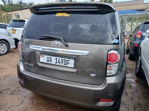 Toyota Corolla Rumion 2010 Gray