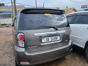 Toyota Corolla Rumion 2010 Gray