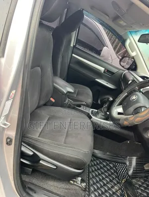 Toyota Hilux 2015 Gray