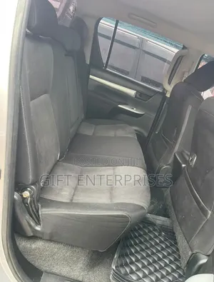 Toyota Hilux 2015 Gray