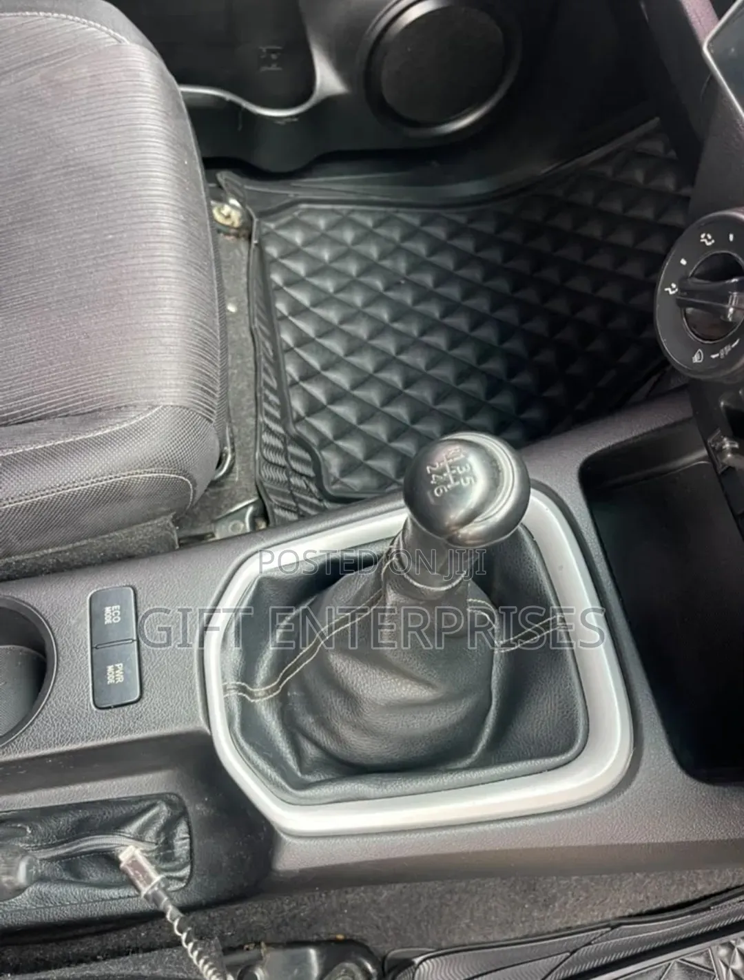 Toyota Hilux 2015 Gray