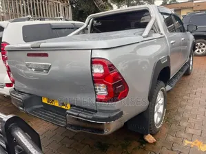 Toyota Hilux 2015 Gray